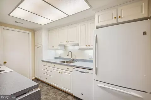 Kitchen - 3400 Hallaton Ct #166-A, Silver Spring, MD 20906 photo 3 of 4