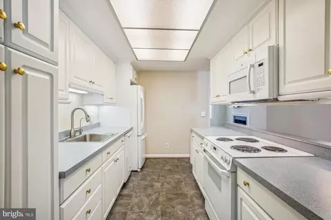 Kitchen - 3400 Hallaton Ct #166-A, Silver Spring, MD 20906 photo 2 of 4