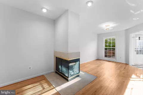 1932 Westchester Dr, Silver Spring, MD 20902 photo 9