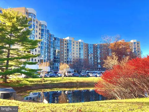 15101 Interlachen Dr #1-903, Silver Spring, MD 20906