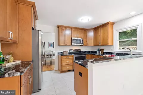 11425 Catalina Ter, Silver Spring, MD 20902 photo 8