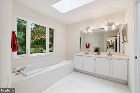 11425 Catalina Ter, Silver Spring, MD 20902 photo 17