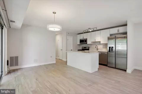 5109 Crossfield Ct #293, Rockville, MD 20852