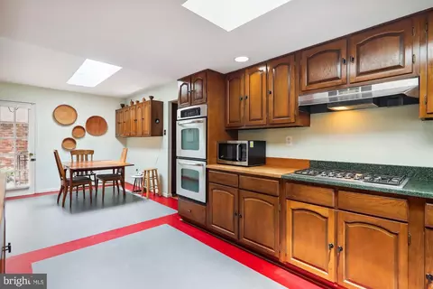 Kitchen - 3012 Birchtree Ln, Silver Spring, MD 20906 photo 4 of 6