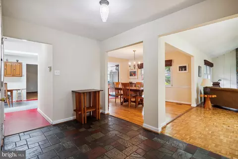 Entry Way - 3012 Birchtree Ln, Silver Spring, MD 20906 photo 4 of 6