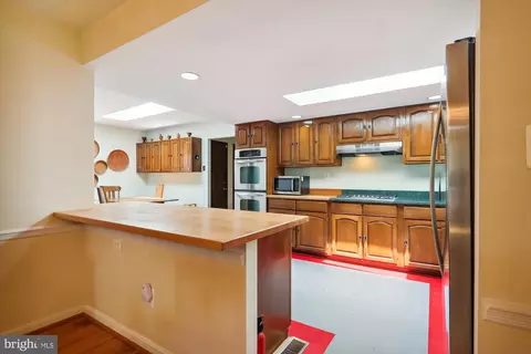 Kitchen - 3012 Birchtree Ln, Silver Spring, MD 20906 photo 5 of 6
