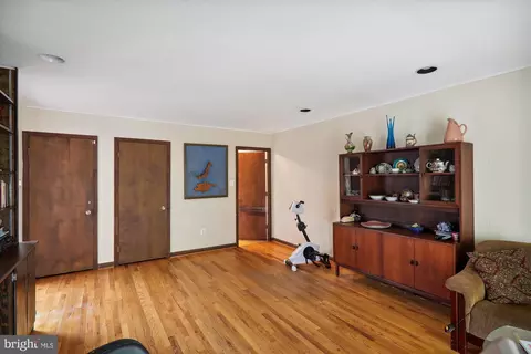 Entry Way - 3012 Birchtree Ln, Silver Spring, MD 20906 photo 6 of 6
