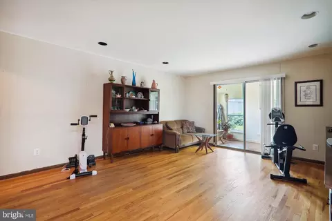 Living - 3012 Birchtree Ln, Silver Spring, MD 20906 photo 3 of 3