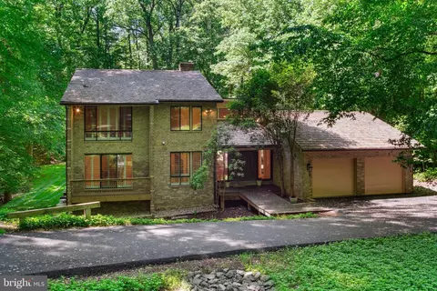 11004 Picasso Ln, Potomac, MD 20854