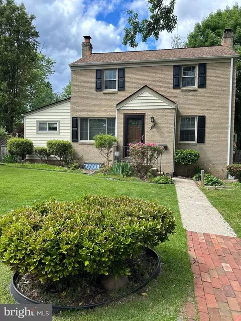 806 Malcolm Dr, Silver Spring, MD 20901