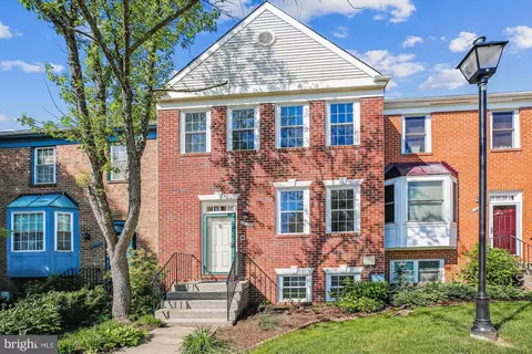 12106 Clifftondale Dr #227, Silver Spring, MD 20904