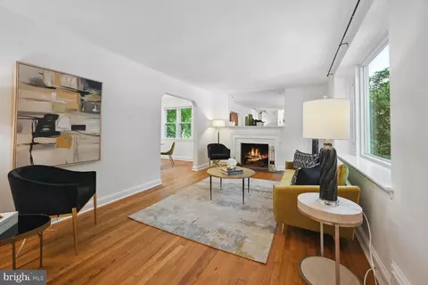 211 Dale Dr, Silver Spring, MD 20910 photo 3