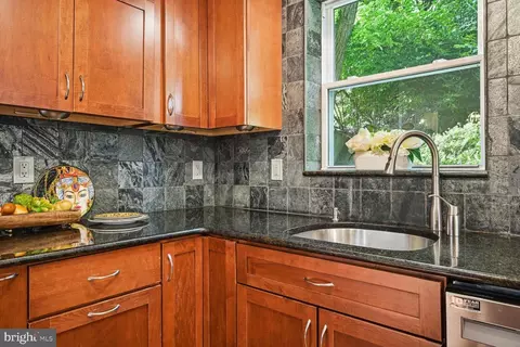 211 Dale Dr, Silver Spring, MD 20910 photo 11