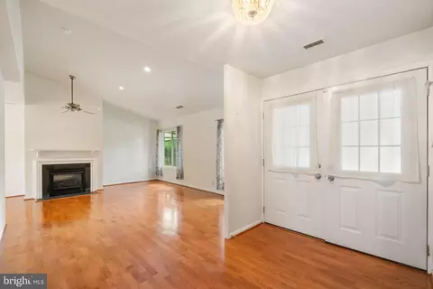14911 Hydrus Rd, Silver Spring, MD 20906 photo 4