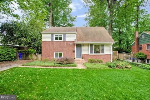 11202 Dewey Rd, Kensington, MD 20895
