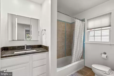 Bath - 8208 Cedar St, Silver Spring, MD 20910 photo 3 of 3