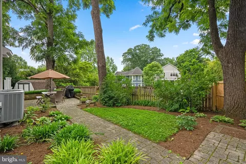 Exterior - 8208 Cedar St, Silver Spring, MD 20910 photo 6 of 6