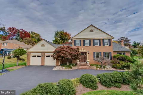 5701 Magic Mountain Dr, Rockville, MD 20852