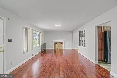 Living - 9407 Sierra St, Silver Spring, MD 20903 photo 2 of 8