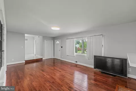 Living - 9407 Sierra St, Silver Spring, MD 20903 photo 5 of 8