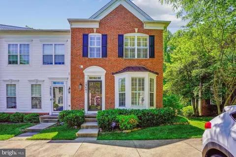 19461 Rayfield Dr, Germantown, MD 20874