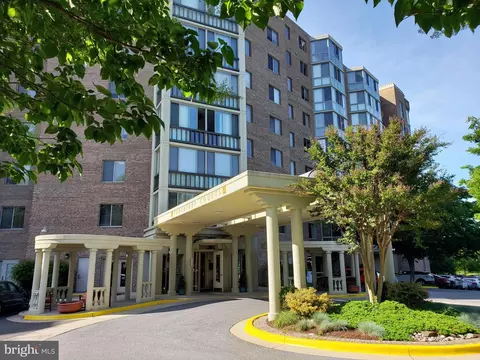 3005 S Leisure World Blvd #220, Silver Spring, MD 20906