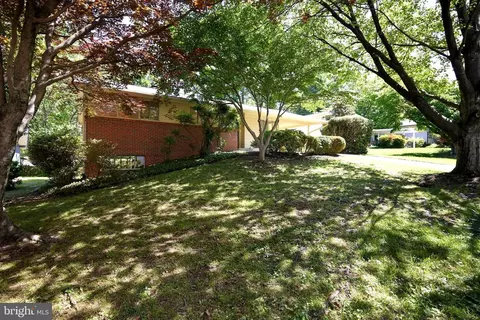 4901 Falstone Ave, Chevy Chase, MD 20815