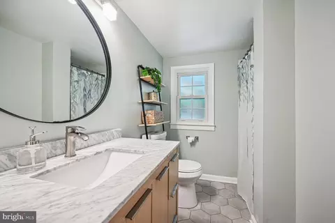 Bath - 12613 Farnell Dr, Silver Spring, MD 20906 photo 1 of 2