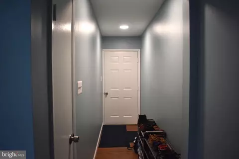 Entry Way - 19860 Beatriz Ave, Poolesville, MD 20837 photo 2 of 17