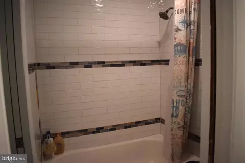 Bath - 19860 Beatriz Ave, Poolesville, MD 20837 photo 1 of 1