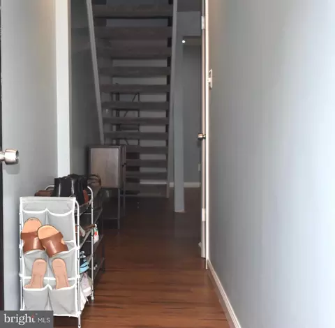 Entry Way - 19860 Beatriz Ave, Poolesville, MD 20837 photo 4 of 17