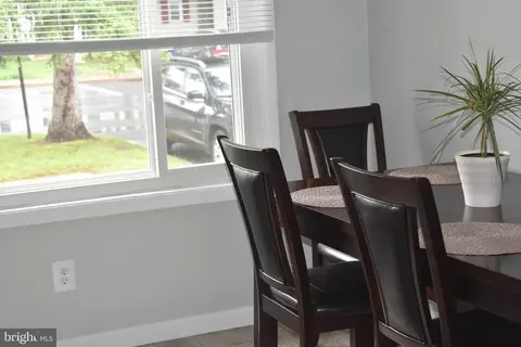 Dining - 19860 Beatriz Ave, Poolesville, MD 20837 photo 4 of 4