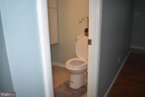 Entry Way - 19860 Beatriz Ave, Poolesville, MD 20837 photo 7 of 17