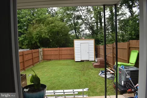 Exterior - 19860 Beatriz Ave, Poolesville, MD 20837 photo 6 of 9