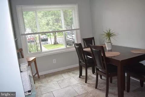 Dining - 19860 Beatriz Ave, Poolesville, MD 20837 photo 3 of 4