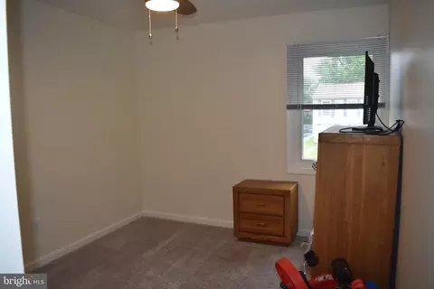 Bedroom - 19860 Beatriz Ave, Poolesville, MD 20837 photo 2 of 6