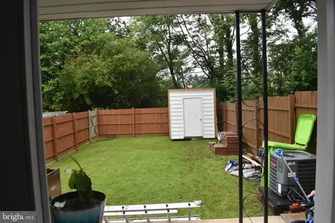 Exterior - 19860 Beatriz Ave, Poolesville, MD 20837 photo 2 of 9
