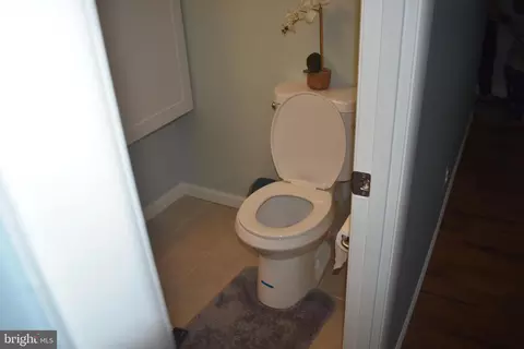 Entry Way - 19860 Beatriz Ave, Poolesville, MD 20837 photo 8 of 17