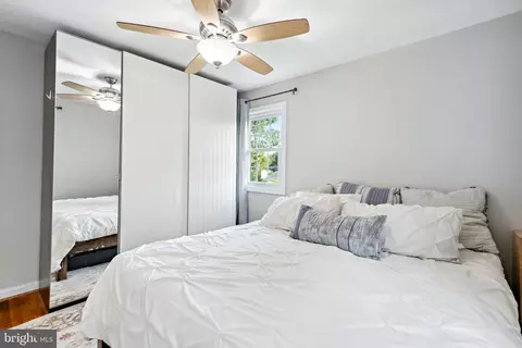 Bedroom - 11434 Mapleview Dr, Silver Spring, MD 20902 photo 2 of 7