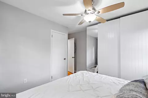 Bedroom - 11434 Mapleview Dr, Silver Spring, MD 20902 photo 3 of 7