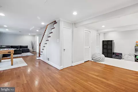 Entry Way - 11434 Mapleview Dr, Silver Spring, MD 20902 photo 5 of 6