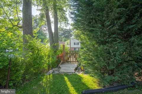 Exterior - 11434 Mapleview Dr, Silver Spring, MD 20902 photo 8 of 10