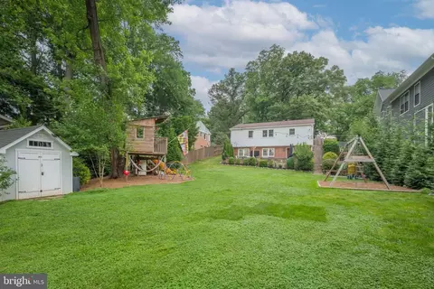 Exterior - 11434 Mapleview Dr, Silver Spring, MD 20902 photo 9 of 10