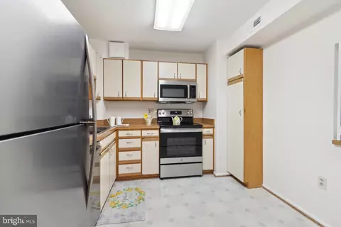 15107 Interlachen Dr #2-623, Silver Spring, MD 20906 photo 10