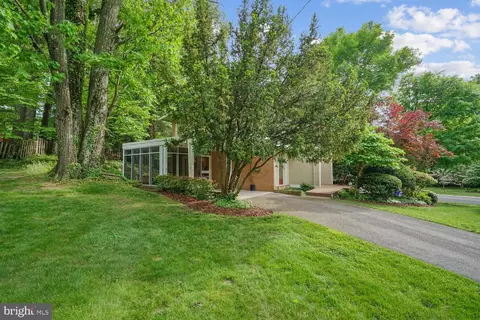 Exterior - 1001 La Grande Rd, Silver Spring, MD 20903 photo 3 of 9