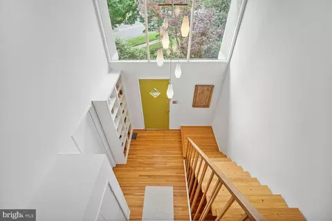 Entry Way - 1001 La Grande Rd, Silver Spring, MD 20903 photo 2 of 6