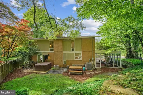 Exterior - 1001 La Grande Rd, Silver Spring, MD 20903 photo 8 of 9
