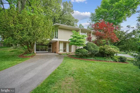 Exterior - 1001 La Grande Rd, Silver Spring, MD 20903 photo 2 of 9