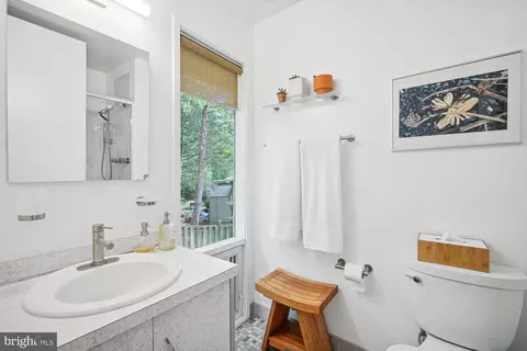 Bath - 1001 La Grande Rd, Silver Spring, MD 20903 photo 2 of 4