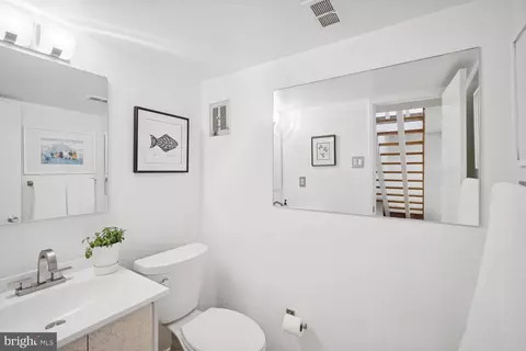 Bath - 1001 La Grande Rd, Silver Spring, MD 20903 photo 4 of 4
